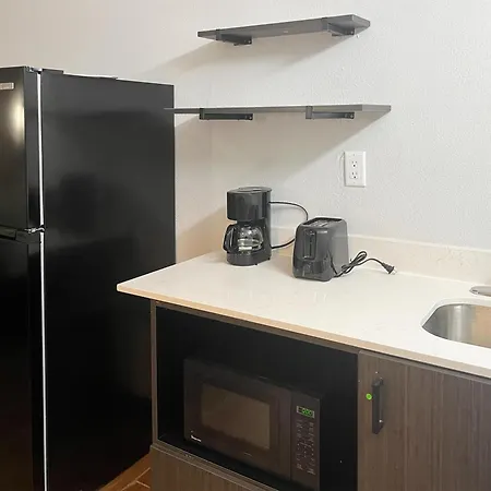 Studio 6 Suites Hurricane, Wv-3